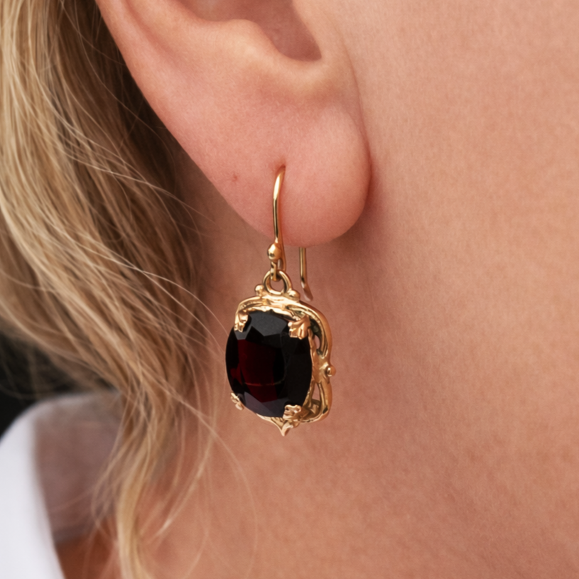 VINTAGE PYROPE GARNET EARRINGS 9ct GOLD