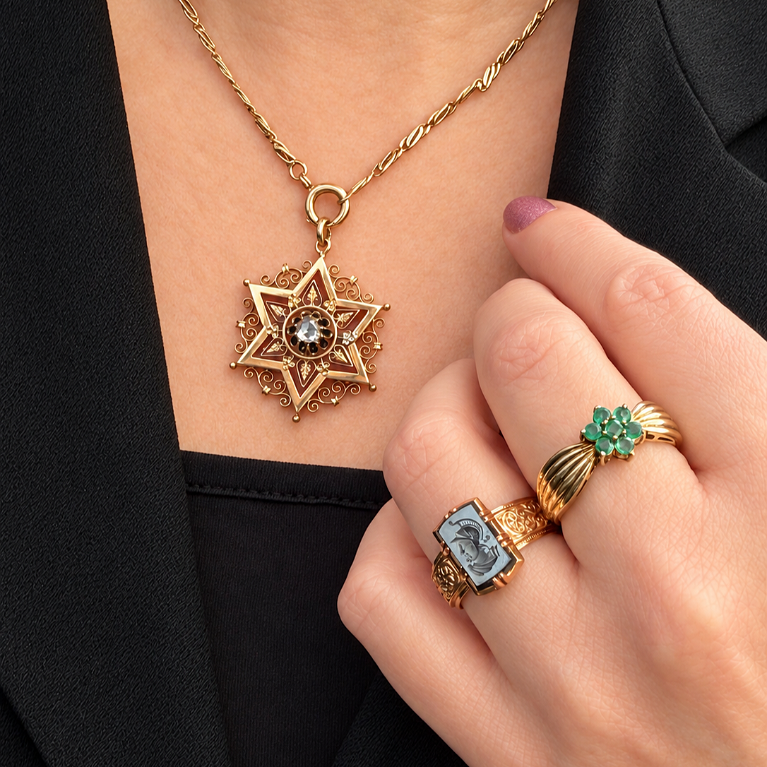 RETRO 1980 EMERALD CLUSTER RING 9ct GOLD