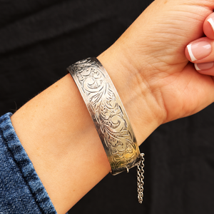 VINTAGE CHARLES HORNER ETHCED STERLING SILVER BANGLE