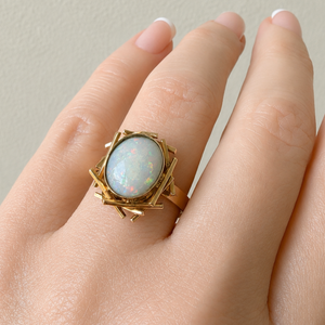 MID-CENTURY SOLID OPAL RING 9ct GOLD