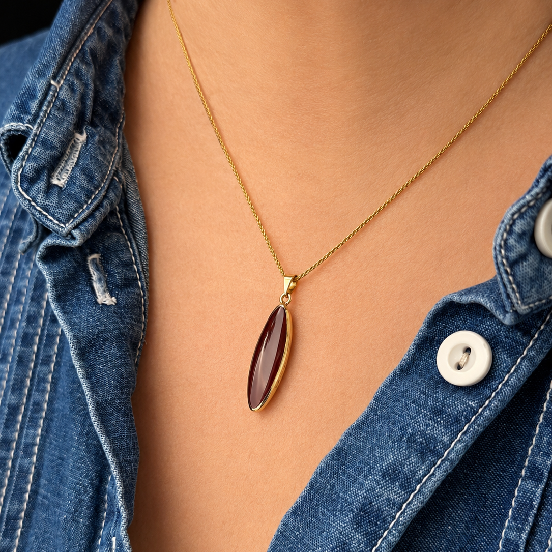 CARNELIAN PENDANT AND EARRING SET 9ct GOLD