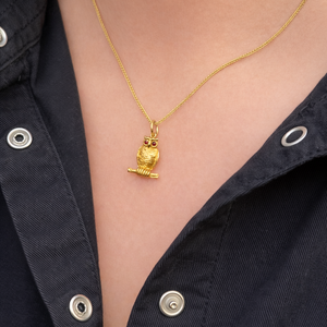 VINTAGE ETCHED GARNET OWL PENDANT 9ct GOLD