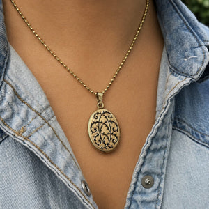 VINTAGE ENAMEL LOCKET 9ct GOLD