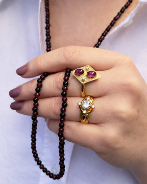BESPOKE GARNET & ONYX NECKLACE 9ct GOLD