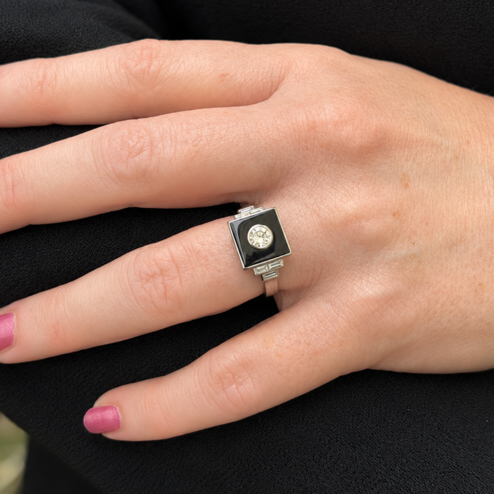 ART DECO c1930’s 1.04ct DIAMOND &amp; ONYX RING 18ct GOLD
