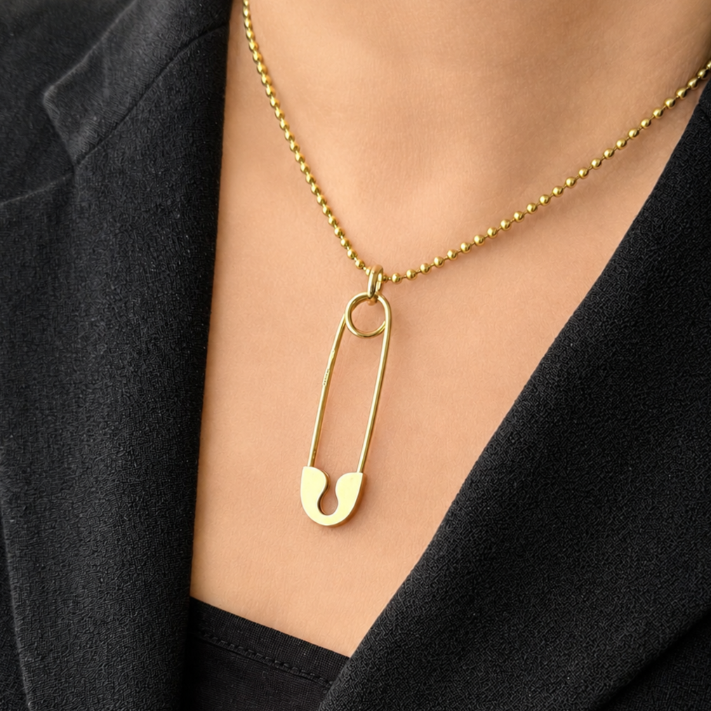 MID-CENTURY 1976 SAFETY PIN PENDANT/EXTENDER 9ct GOLD