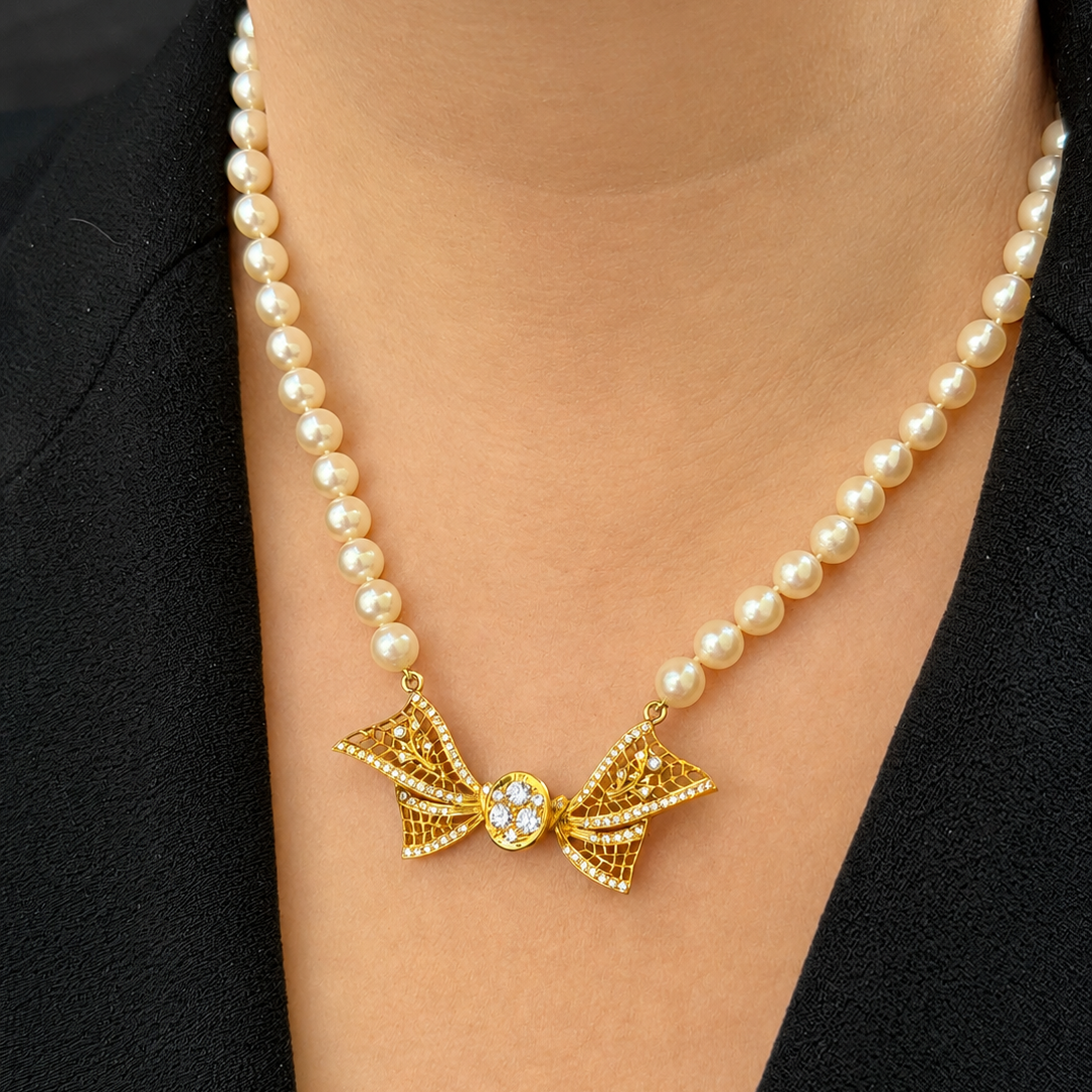 FRESHWATER PEARL & DIAMOND BOW NECKLACE 18ct GOLD