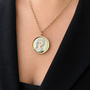ANTIQUE VICTORIAN ROCOCO REVIVAL PORCELAIN PORTRAIT PENDANT 9ct GOLD