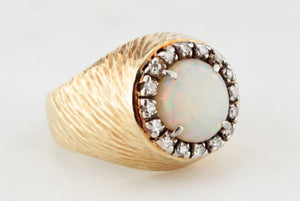 VINTAGE SOLID OPAL & DIAMOND RING 18ct GOLD