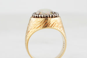 VINTAGE SOLID OPAL & DIAMOND RING 18ct GOLD
