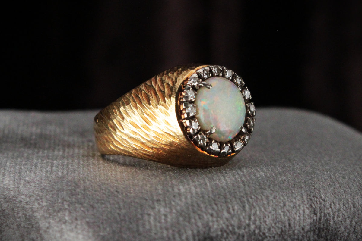VINTAGE SOLID OPAL &amp; DIAMOND RING 18ct GOLD
