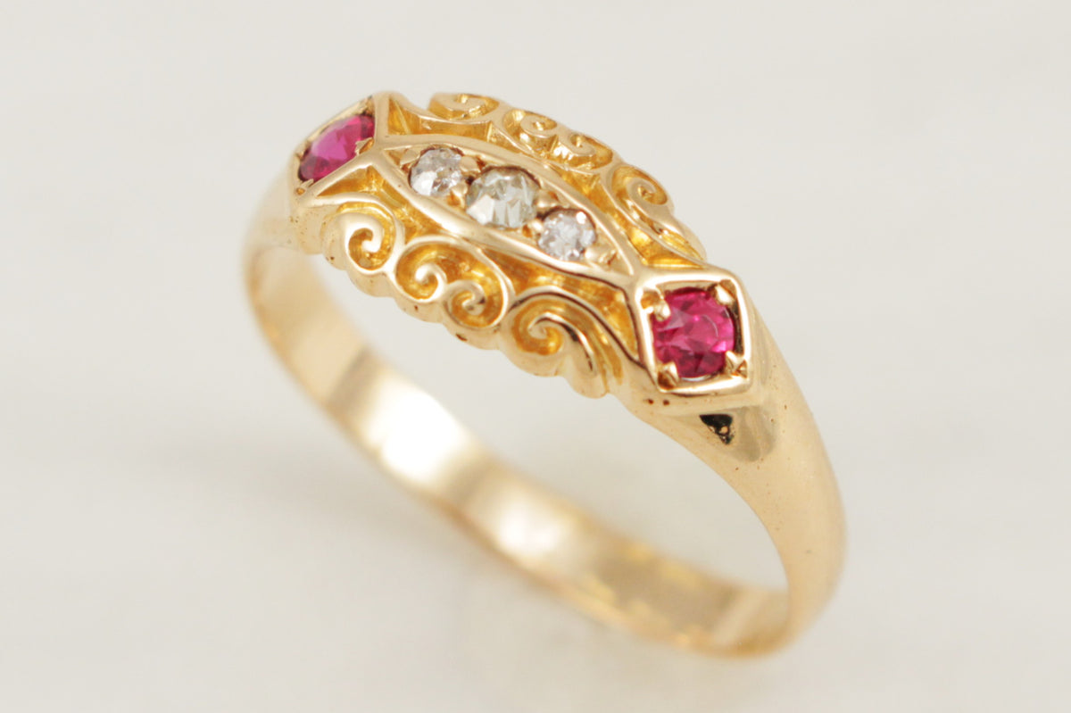 ANTIQUE EDWARDIAN 1904 RUBY & DIAMOND RING 18ct GOLD