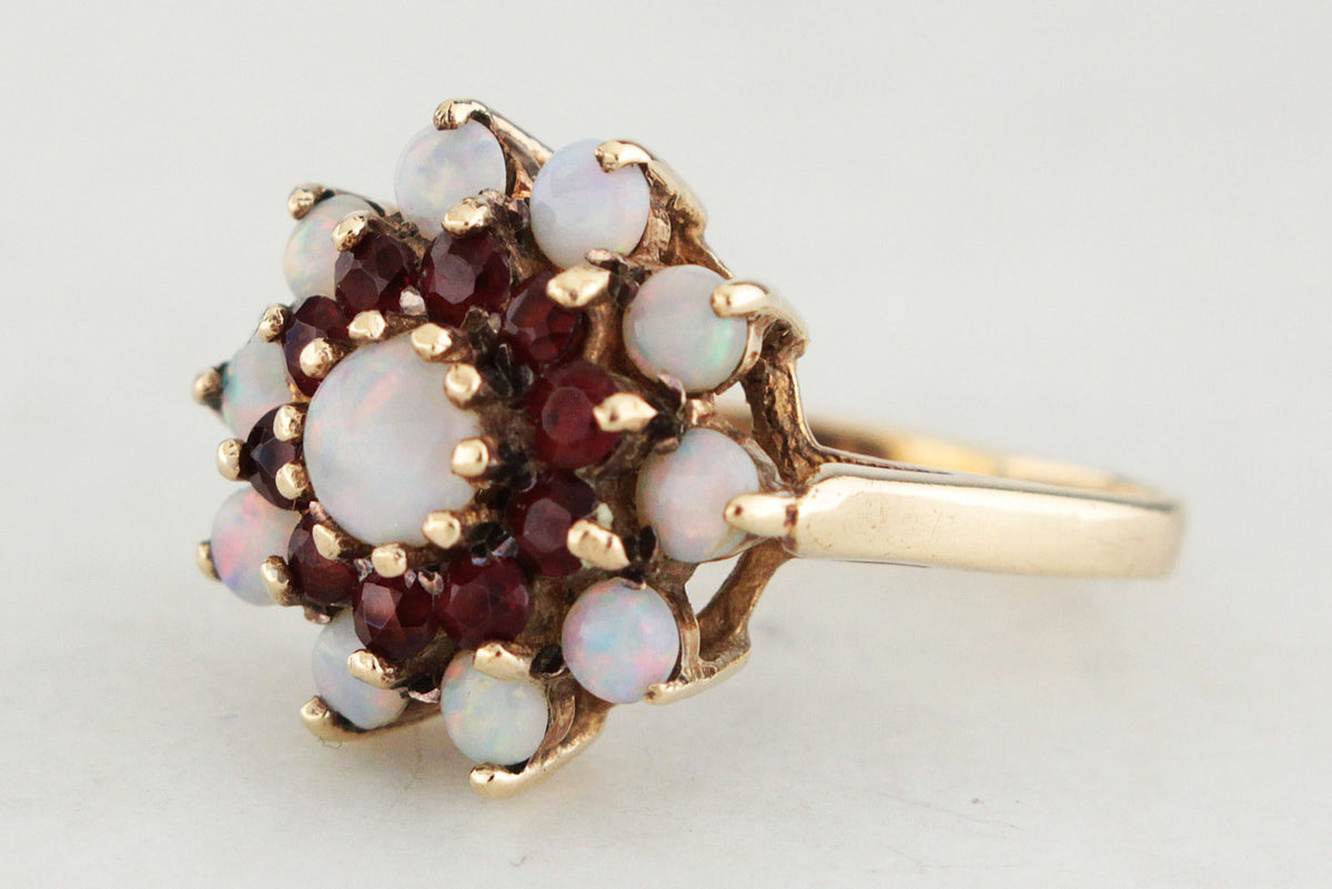 VINTAGE MID CENTURY OPAL & GARNET CLUSTER RING 9ct GOLD