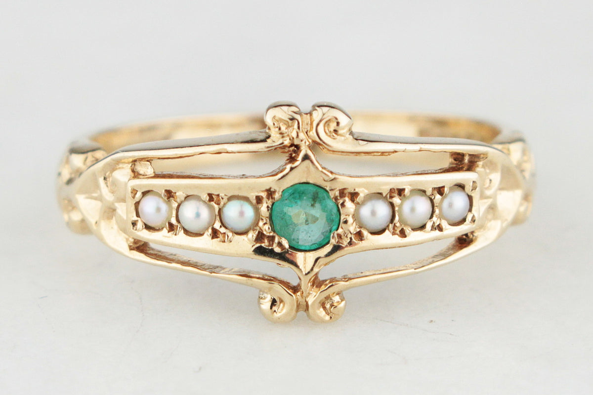 VINTAGE EMERALD &amp; PEARL RING 9ct GOLD
