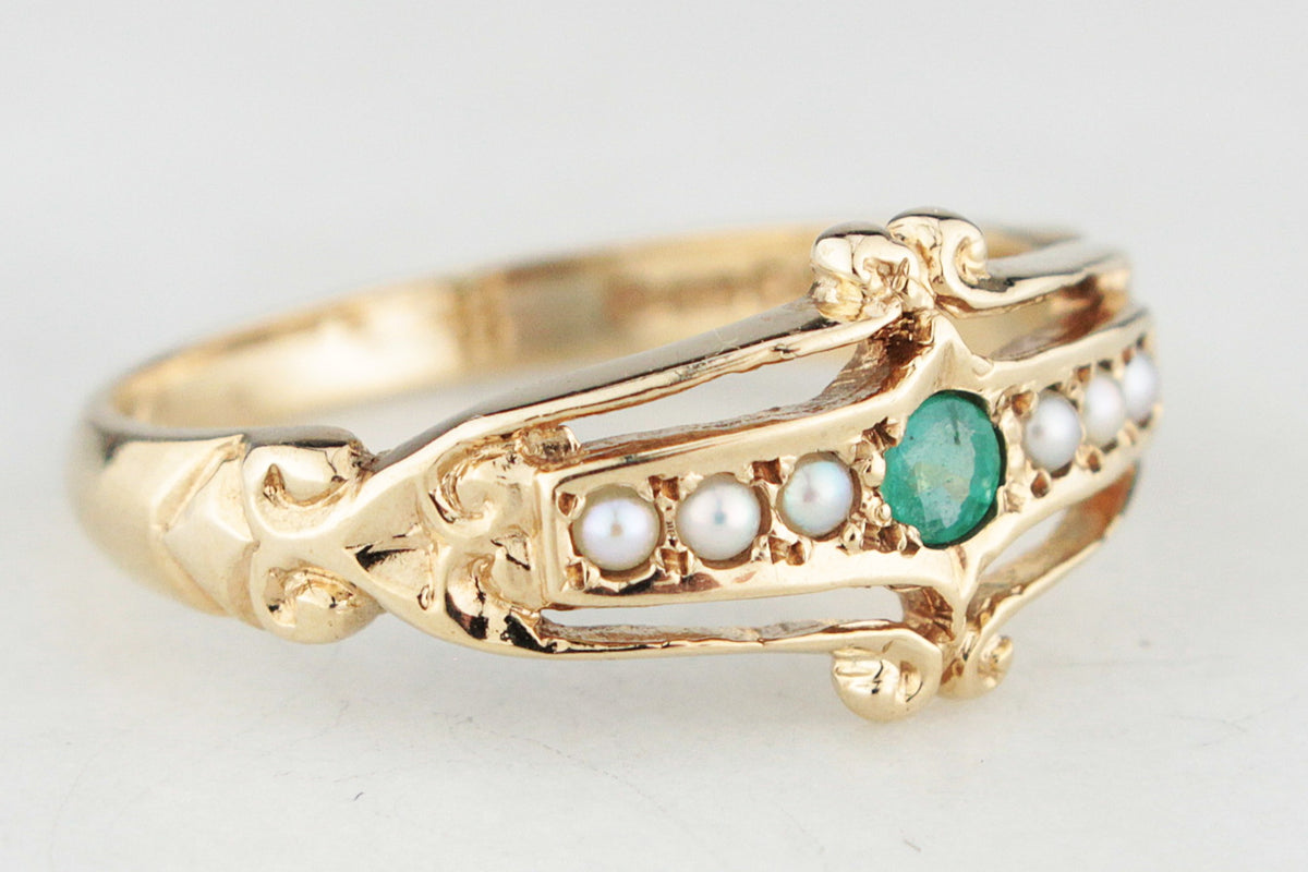 VINTAGE EMERALD &amp; PEARL RING 9ct GOLD