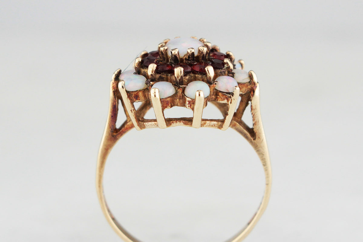 VINTAGE MID CENTURY OPAL & GARNET CLUSTER RING 9ct GOLD