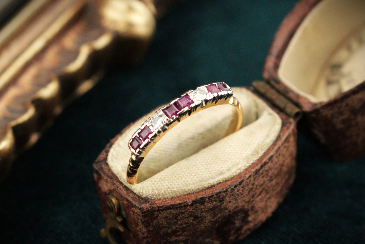 ANTIQUE ART DECO c1920 RUBY & DIAMOND BAND 18ct GOLD
