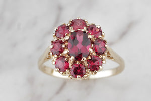 VINTAGE ESTATE 1968 GARNET CLUSTER RING ON 9ct YELLOW GOLD