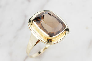 VINTAGE MID CENTURY c1960 SMOKY QUARTZ COCKTAIL RING ON 14ct YELLOW GOLD