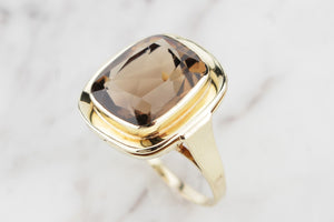 VINTAGE MID CENTURY c1960 SMOKY QUARTZ COCKTAIL RING ON 14ct YELLOW GOLD