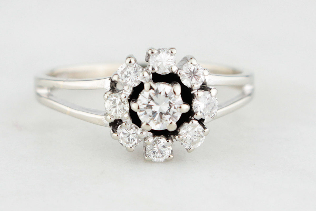 VINTAGE .53ct DIAMOND DAISY RING 14ct GOLD