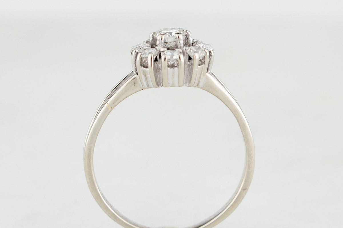 VINTAGE .53ct DIAMOND DAISY RING 14ct GOLD