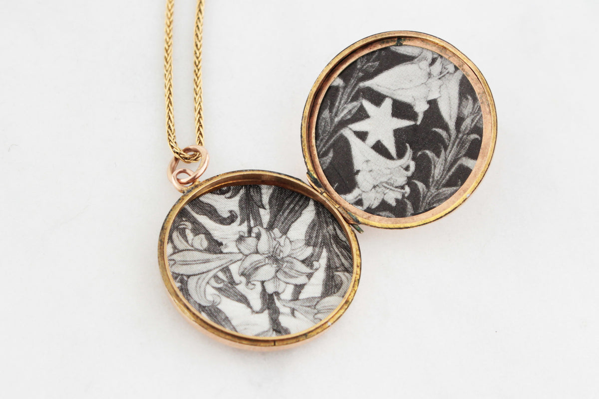 ANTIQUE EDWARDIAN 1908 ENGRAVED LOCKET 9ct GOLD