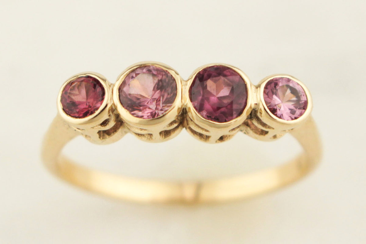 R&amp;V BESPOKE SAPPHIRE RING 9ct YELLOW GOLD