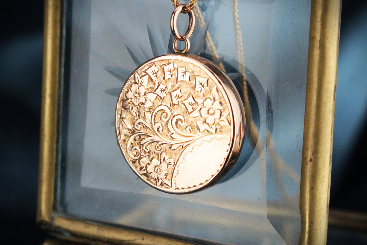 ANTIQUE EDWARDIAN 1908 ENGRAVED LOCKET 9ct GOLD