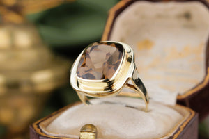 VINTAGE MID CENTURY c1960 SMOKY QUARTZ COCKTAIL RING ON 14ct YELLOW GOLD