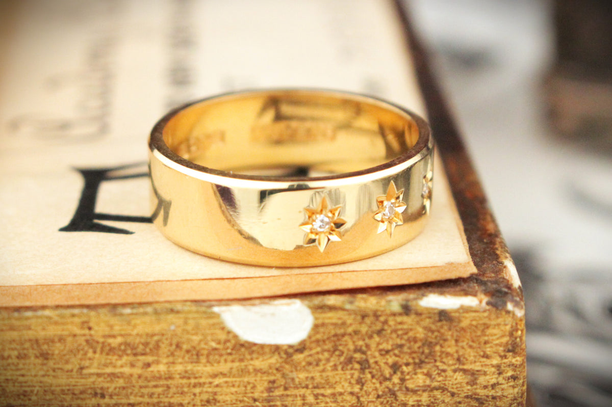 VINTAGE c1950 STARBURST FLUSH SET DIAMOND BAND 18ct GOLD