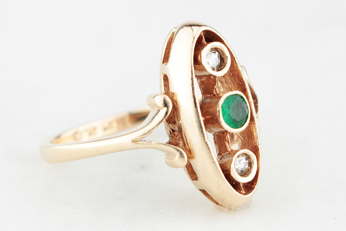 VINTAGE DIAMOND &amp; EMERALD RING 9ct GOLD