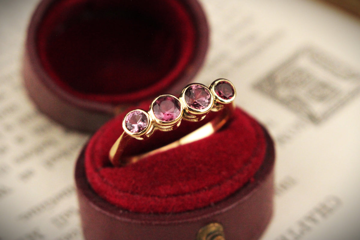 R&amp;V BESPOKE SAPPHIRE RING 9ct YELLOW GOLD