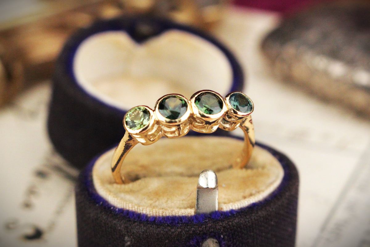 R&amp;V BESPOKE SAPPHIRE RING 9ct YELLOW GOLD