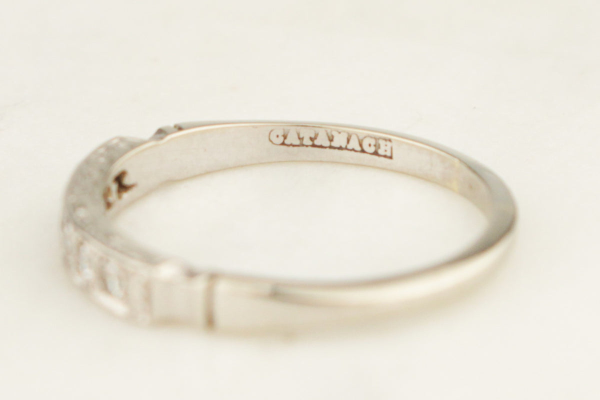 ANTIQUE c1915 AUSTRALIAN SIX STONE DIAMOND PLATINUM BAND