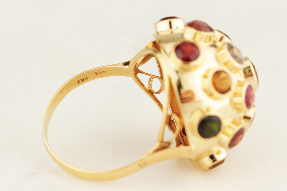 MID-CENTURY H. STERN ‘SPUTNIK’ BOMBE RING 18ct GOLD