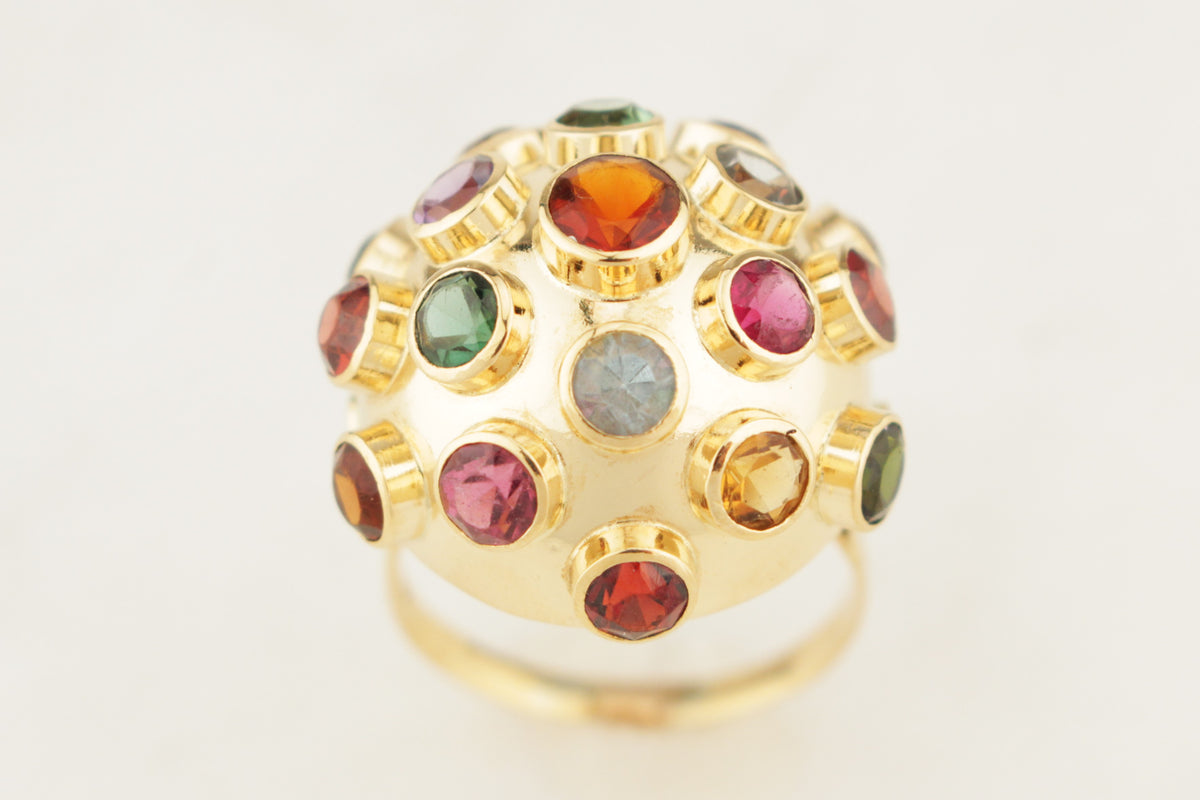 MID-CENTURY H. STERN ‘SPUTNIK’ BOMBE RING 18ct GOLD
