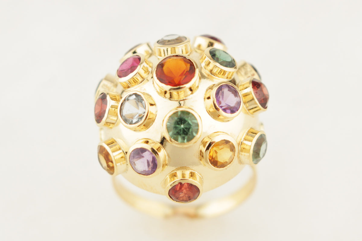 MID-CENTURY H. STERN ‘SPUTNIK’ BOMBE RING 18ct GOLD