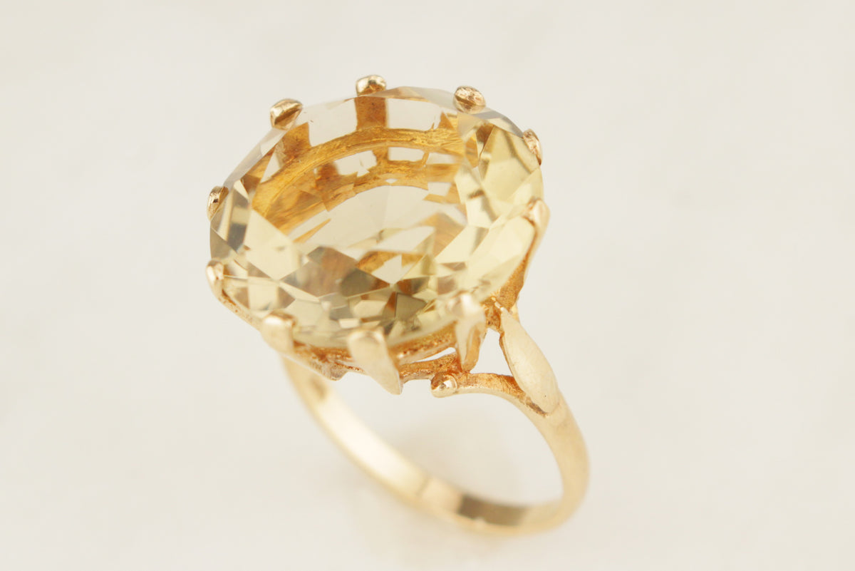 VINTAGE c1940 LEMON CITRINE COCKTAIL RING 9ct YELLOW GOLD