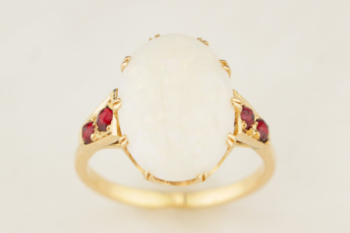 RETRO MID CENTRUY OPAL &amp; GARNET RING 14ct GOLD