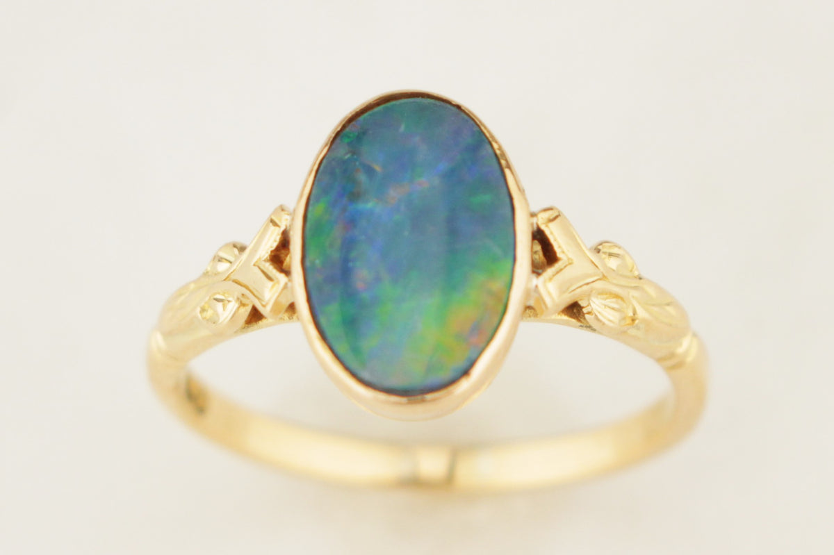ANTIQUE ARTS &amp; CRAFTS OPAL TRIPLET 18ct YELLOW GOLD