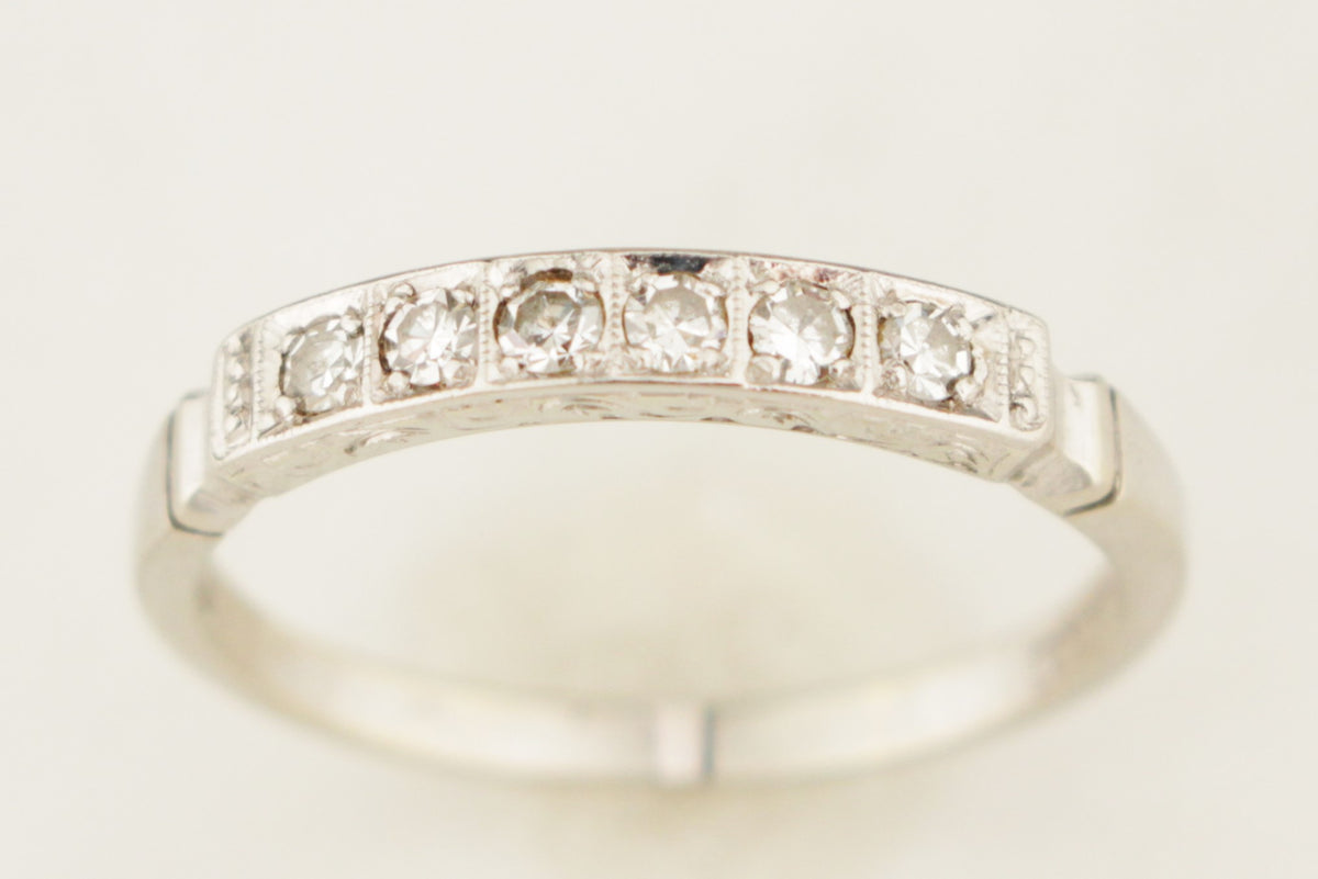 ANTIQUE c1915 AUSTRALIAN SIX STONE DIAMOND PLATINUM BAND