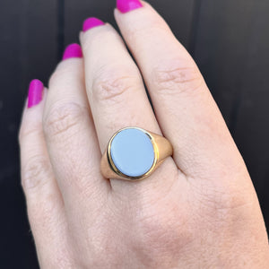 RETRO 1975 CHALCEDONY SIGNET RING ON 9ct YELLOW GOLD