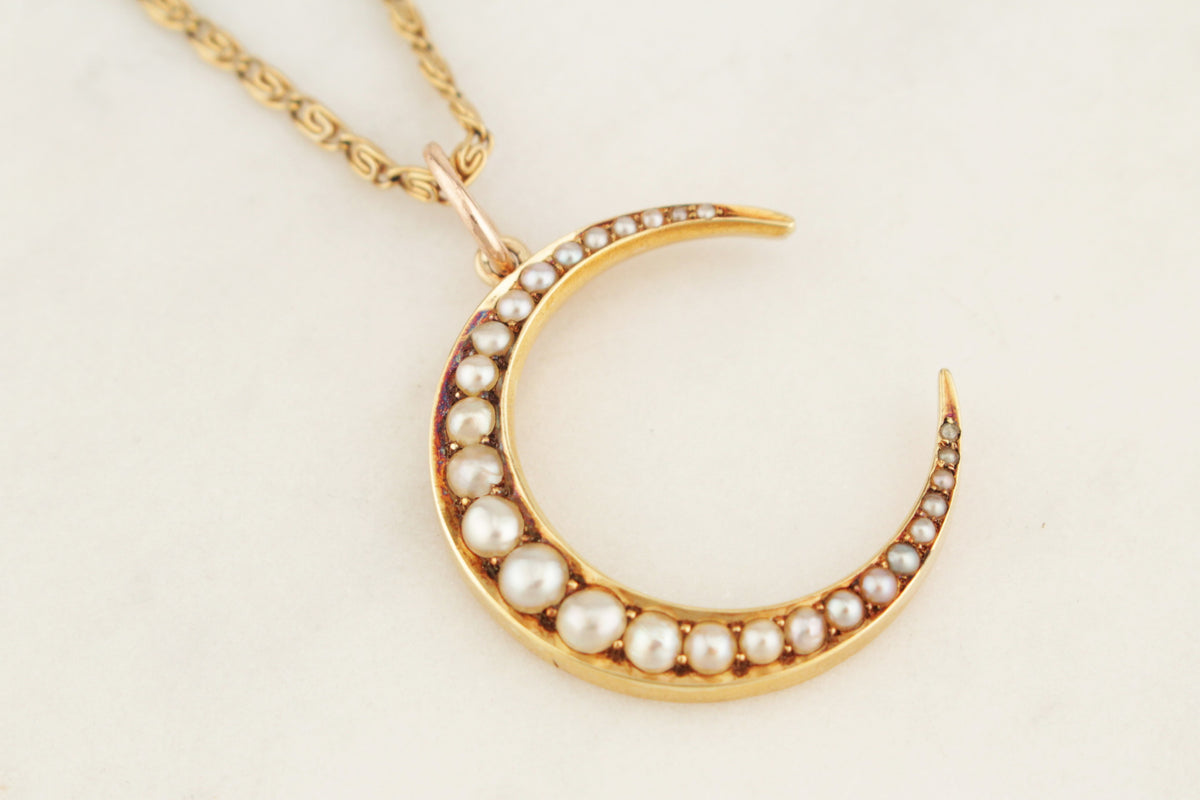 ANTIQUE VICTORIAN GARNET NATURAL SEED PEARL CRESCENT MOON PENDANT 15ct YELLOW GOLD