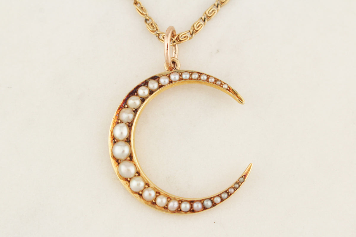 ANTIQUE VICTORIAN GARNET NATURAL SEED PEARL CRESCENT MOON PENDANT 15ct YELLOW GOLD