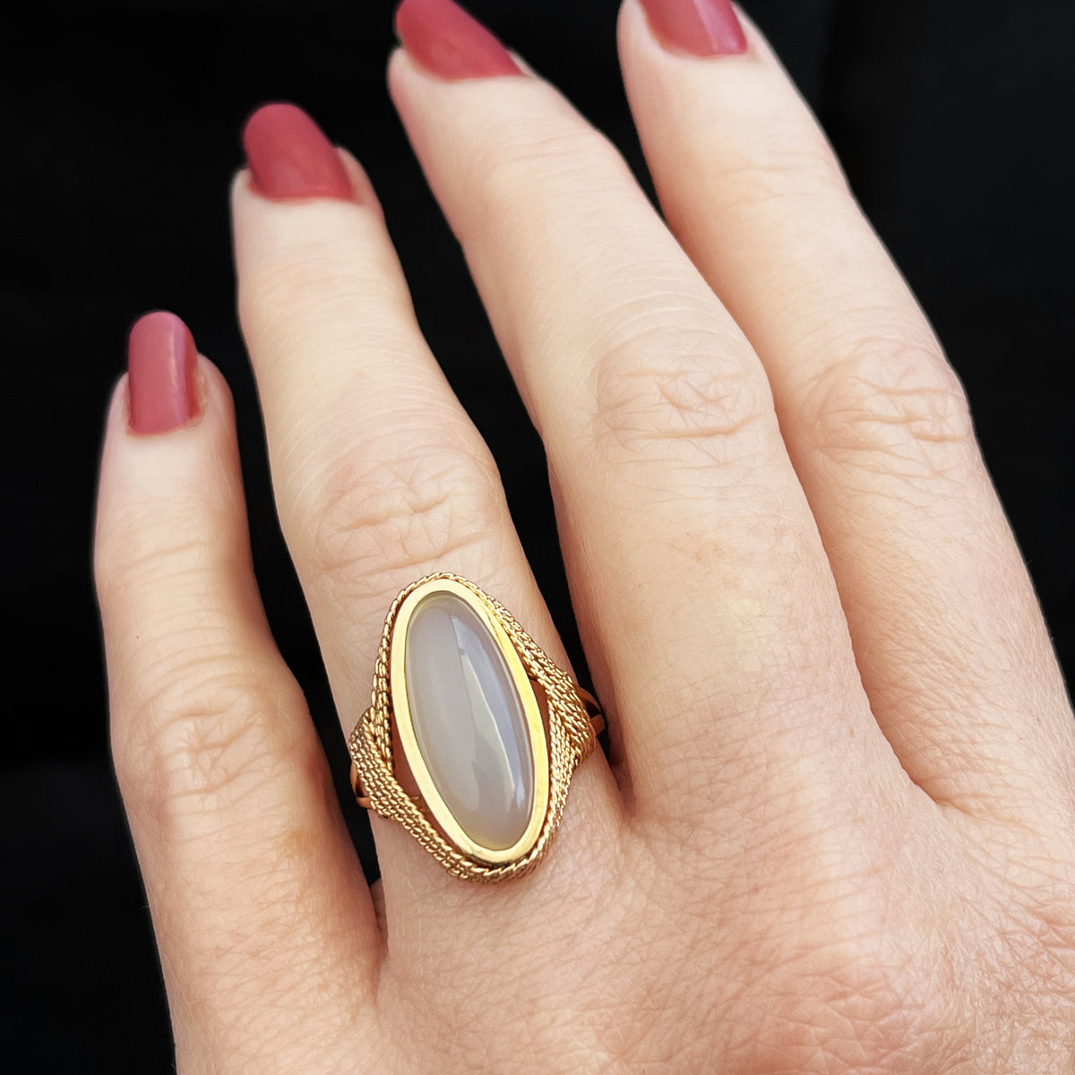 VINTAGE MID CENTURY c1960 CHALCEDONY RING 18ct GOLD