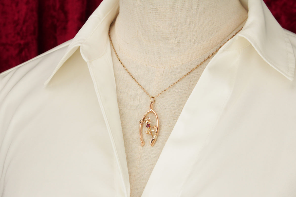 ANTIQUE EDWARDIAN 1914 GARNET WISHBONE PENDANT 9ct GOLD