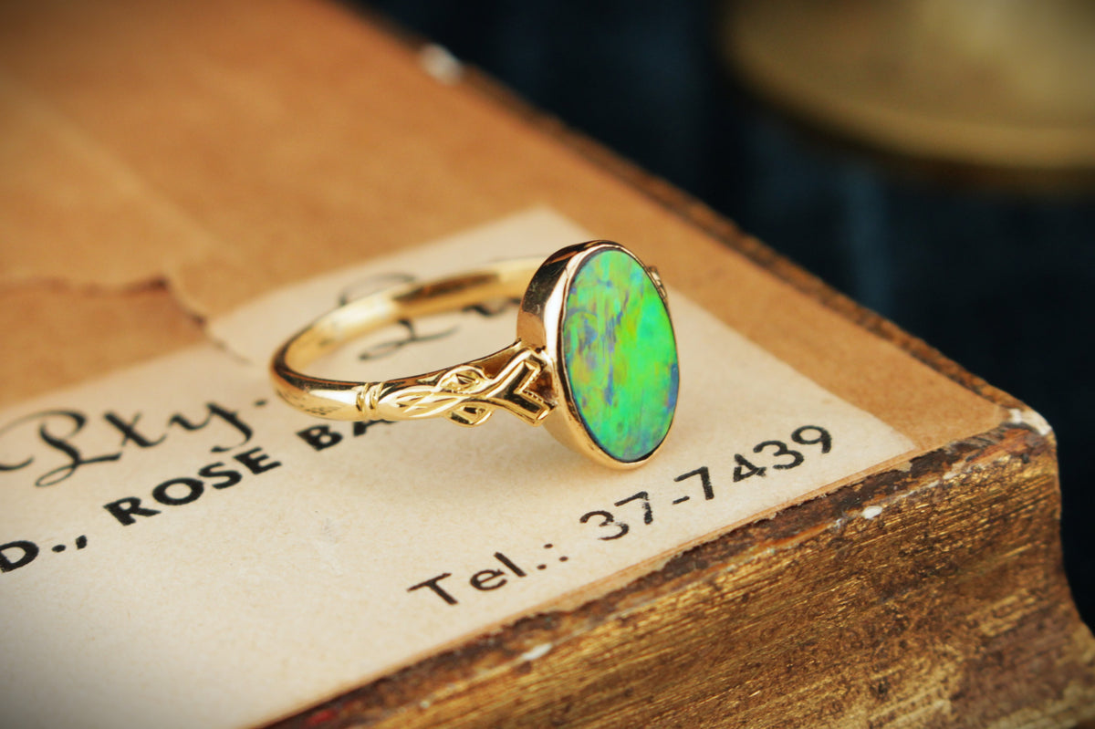 ANTIQUE ARTS &amp; CRAFTS OPAL TRIPLET 18ct YELLOW GOLD