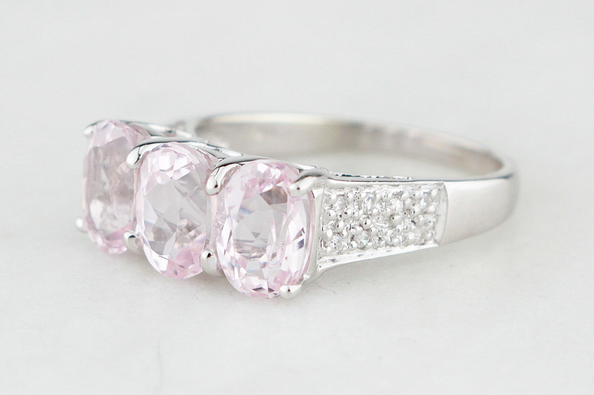 MODERN KUNZITE &amp; DIAMOND TRILOGY RING 9ct WHITE GOLD