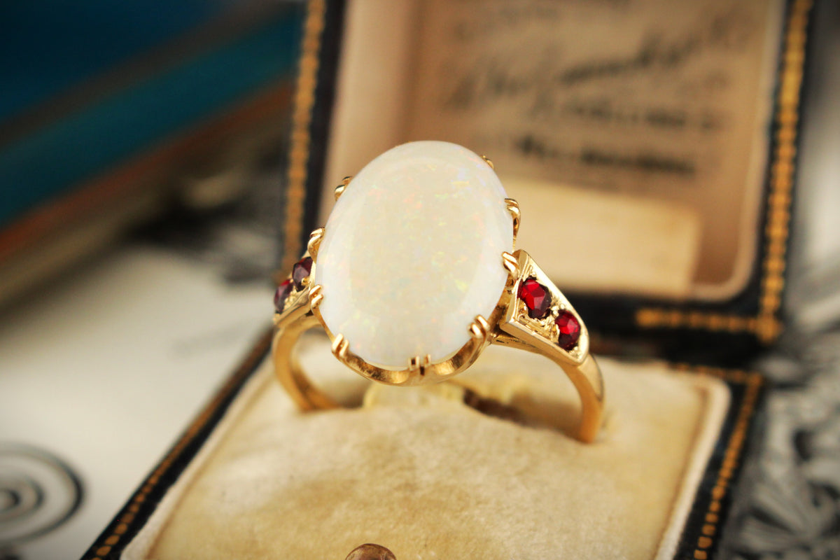 RETRO MID CENTRUY OPAL &amp; GARNET RING 14ct GOLD